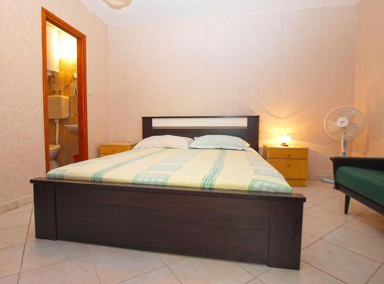 Rooms Antun 1238 Medulin Exterior foto